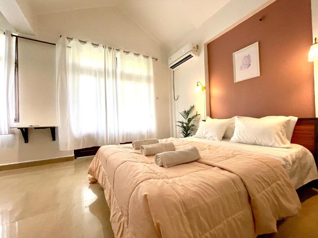 The Driftwood Dan Studio Flat Colva, anirah, Colva