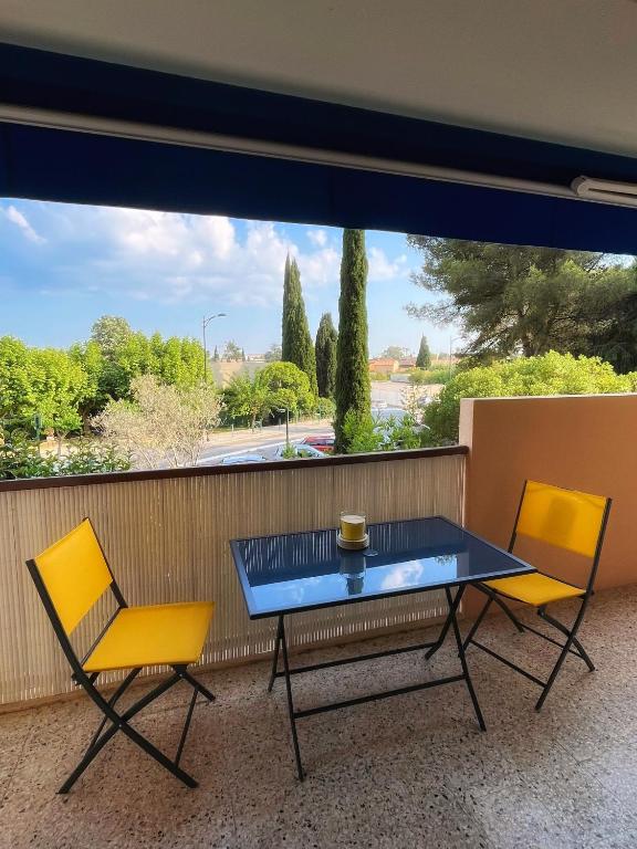 T2 avec terrasse & parking à 5 min du centre, 10 min des plages, Hyères