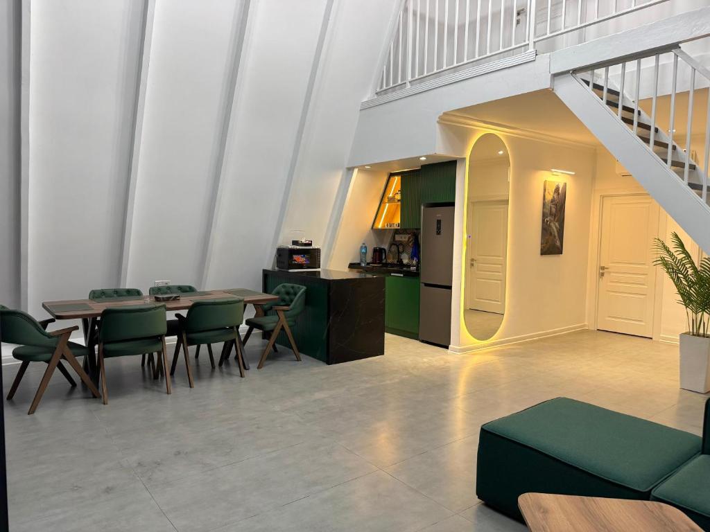 Front Falcon Chalet, Gabala