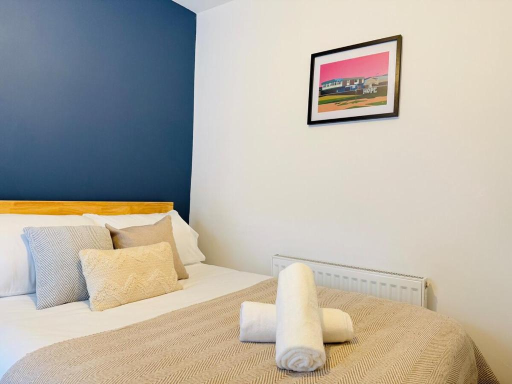 3 Bedroom House - Long Stays, Port Talbot