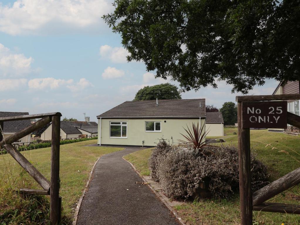 A Devon Den at Harcombe House, Newton Abbot