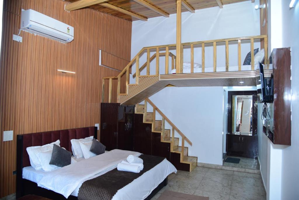 The Lake Edge, Nainital