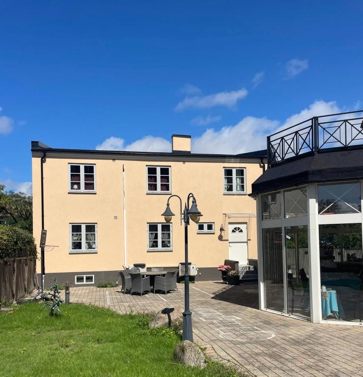 Apartment in cozy farmhouse upstairs, Höganäs