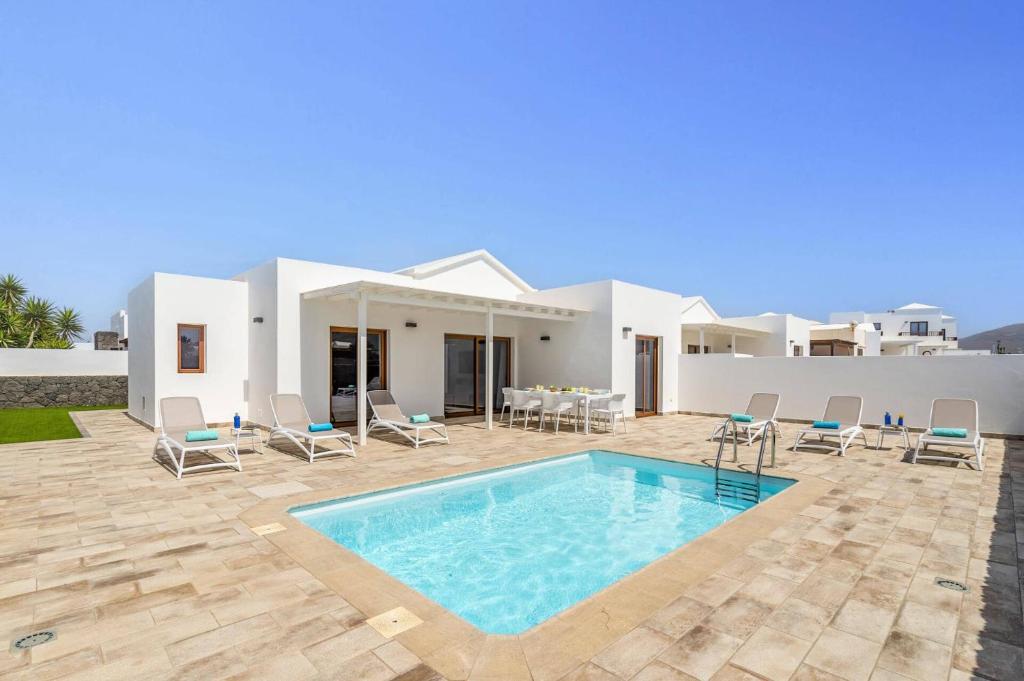 Villa Muzu by Villa Plus - 1