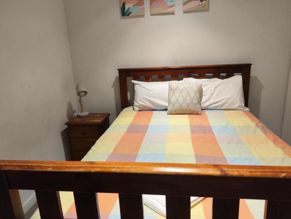 L2809 CBD Apt Ez Access Airport Bus Gym Pool Sauna Paid Parking, Melbourne