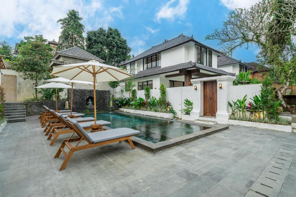 Sacred Jungle by EVDEkimi - Elegant Villas & Apartments with Modern Kitchens, Pools & Concierge Service in Ubud, Ubud