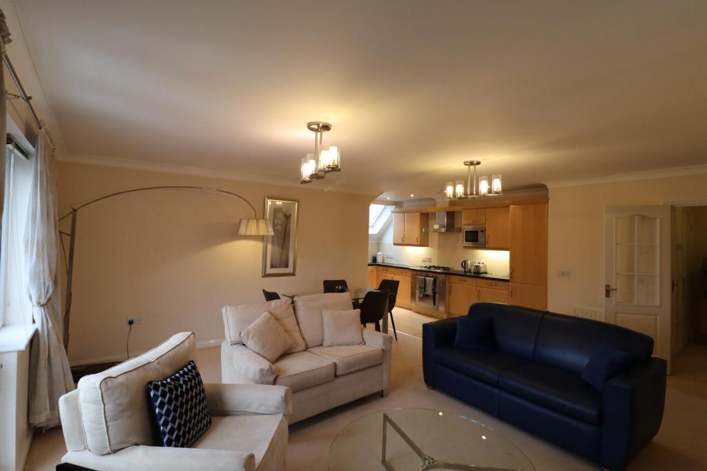 Stylish Bracknell Top Floor Apartment, Bracknell