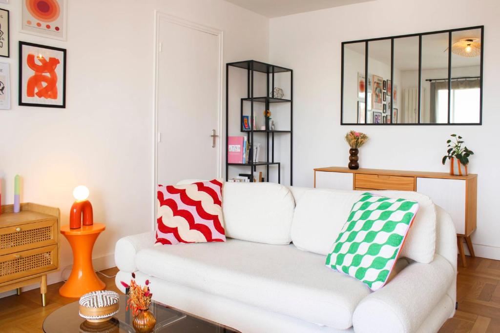 Pretty 2 rooms of 46 m2 in the 11th - 2