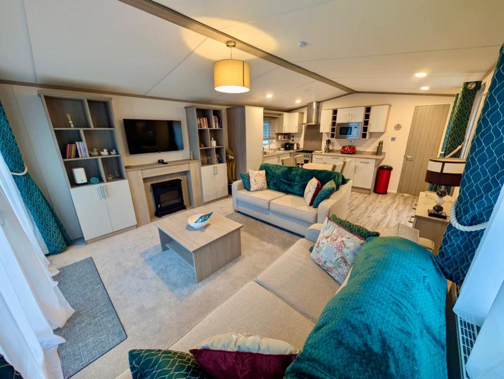 Whispering Pines, Great Yarmouth