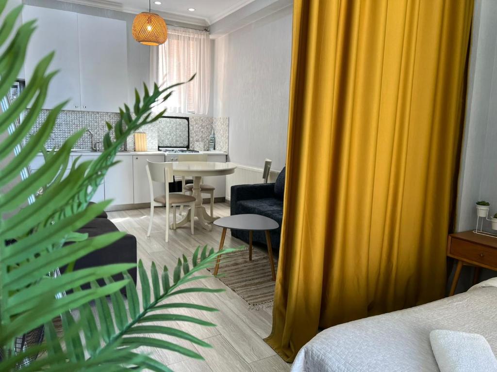 STUDIO near the Round garden, Tbilisi