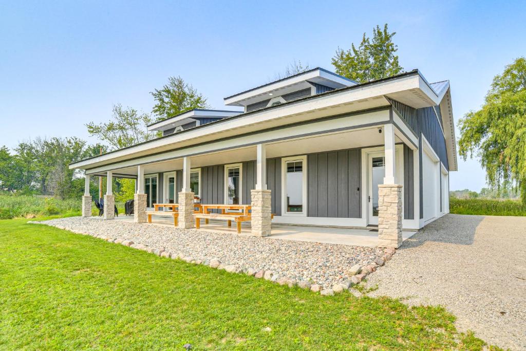 Dock and Panoramic Bay Views Oconto Retreat!, Oconto