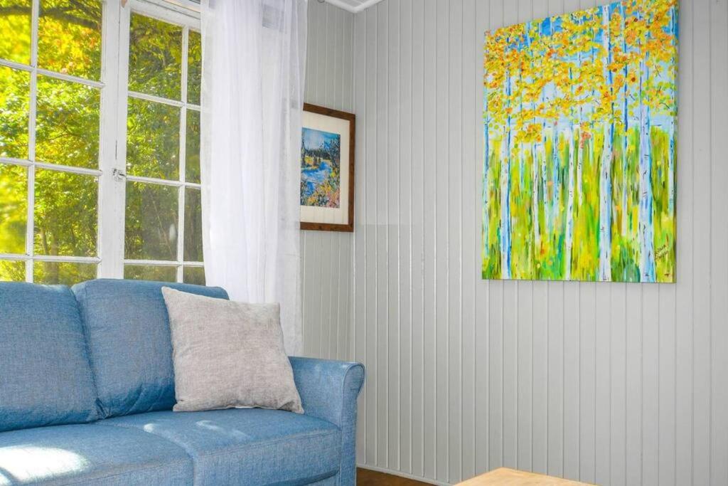 Adorable Cottage Among Trees Close To Everything