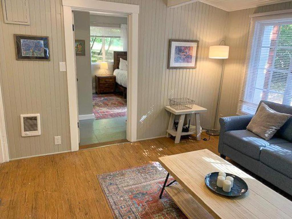 Adorable Cottage Among Trees Close To Everything