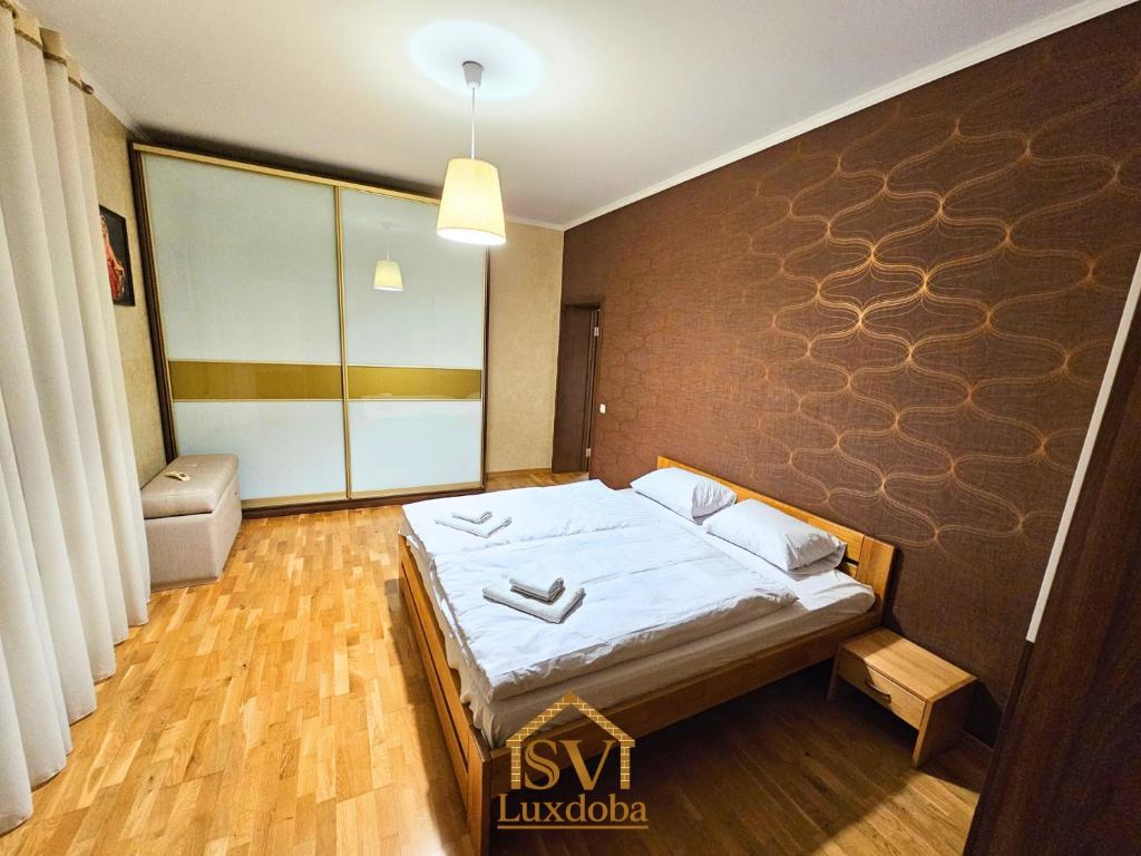 Надзвичайно зручна простора квартира, Užhorod