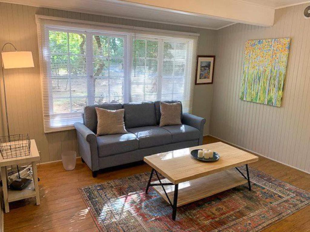 Adorable Cottage Among Trees Close To Everything