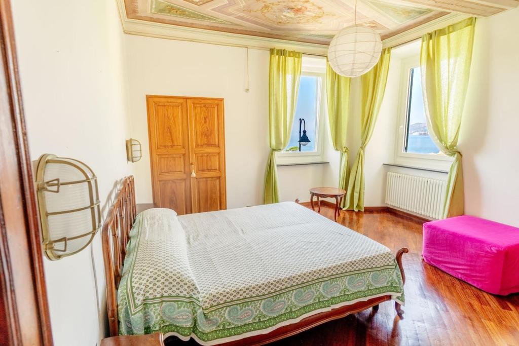 4 beds-sea view with private garage - 1