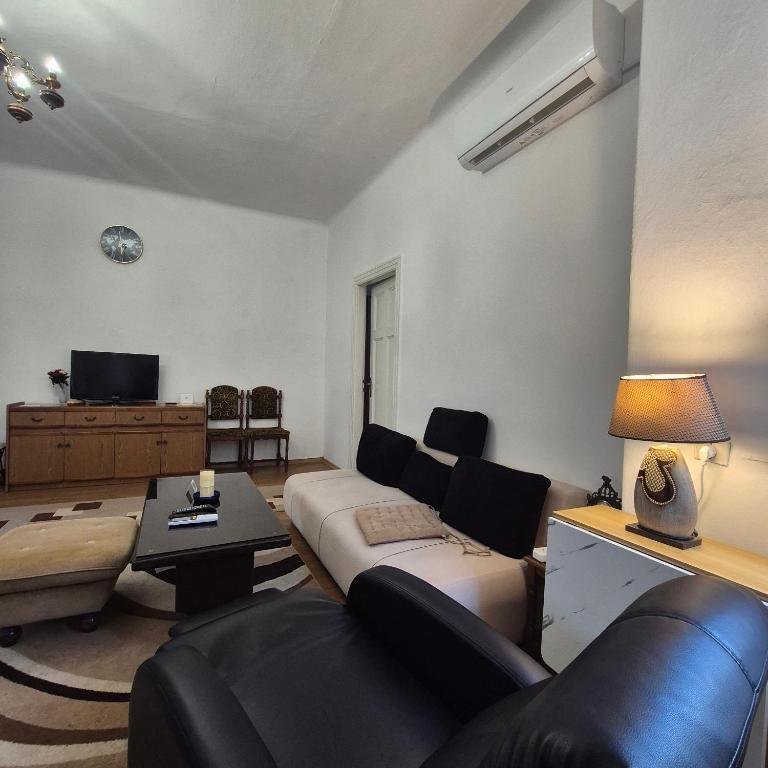 City Centre Apartment - 4