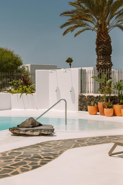 Apartamentos Princesa Guayadeque — Swimming pool in Puerto del Carmen, Canary Islands