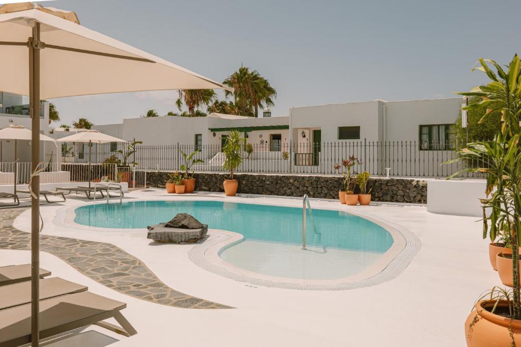 Apartamentos Princesa Guayadeque — Swimming pool in Puerto del Carmen, Canary Islands