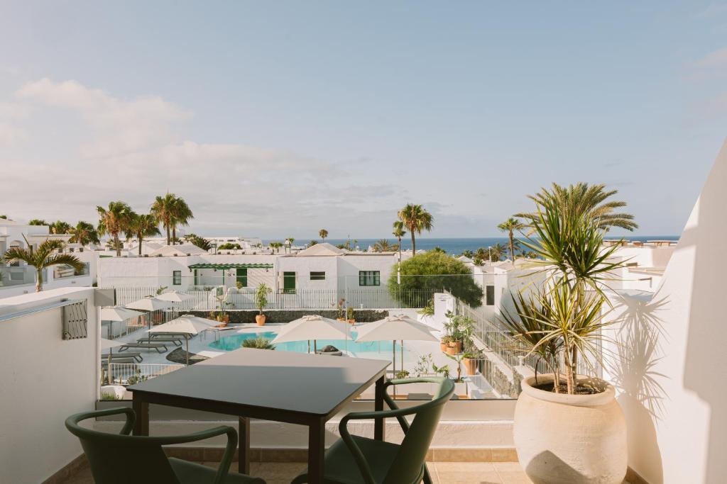 Apartamentos Princesa Guayadeque — Swimming pool in Puerto del Carmen, Canary Islands
