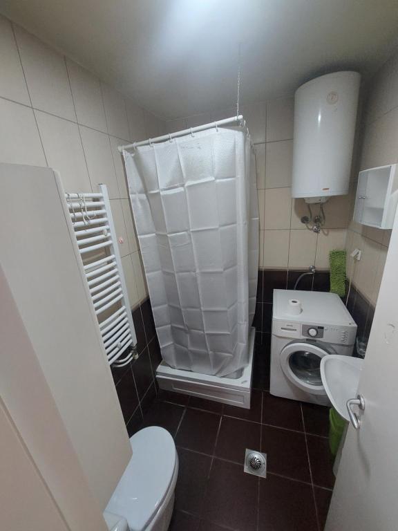 Central Deluxe Apartment - 5