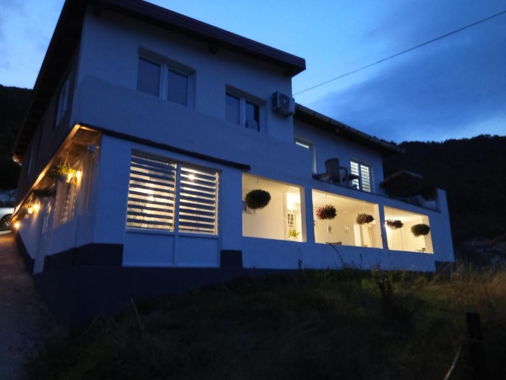 Apartman Emma, Visoko