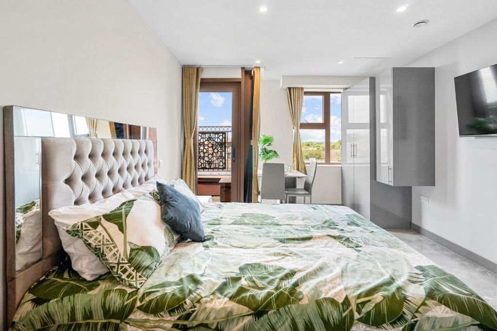 Modern Studio with Balcony Godino Hotel Ilford, Ilford