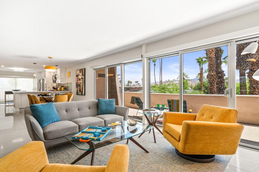 MidMod Las Palmas - Iconic Style, Palm Springs