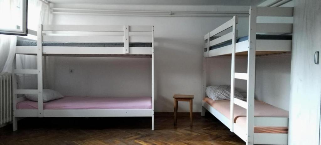 Swan lake hostel - 5