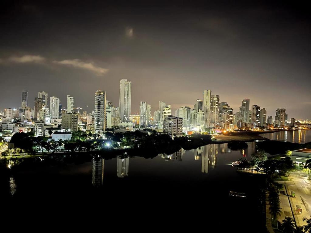 Apto luxury en el laguito edificio marina del rey cartagena frente al mar - 2