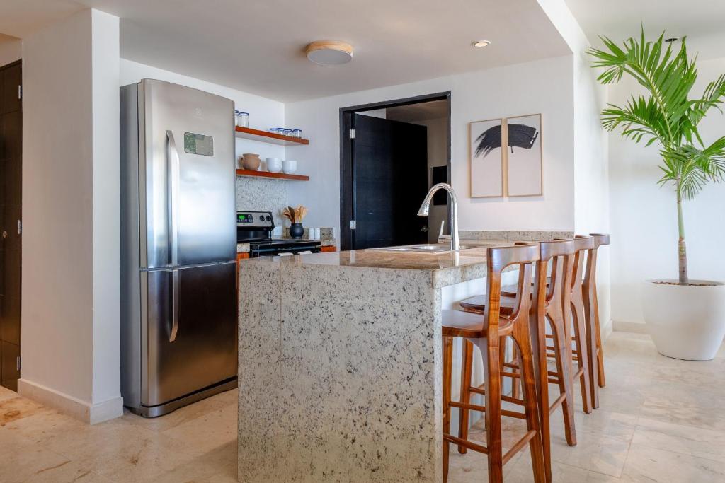 Elements 124 - NO OTA condo - 2
