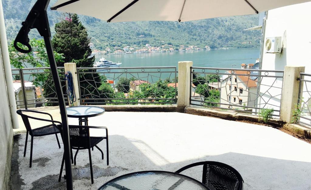 Apartments Parapid — Hotel in Kotor