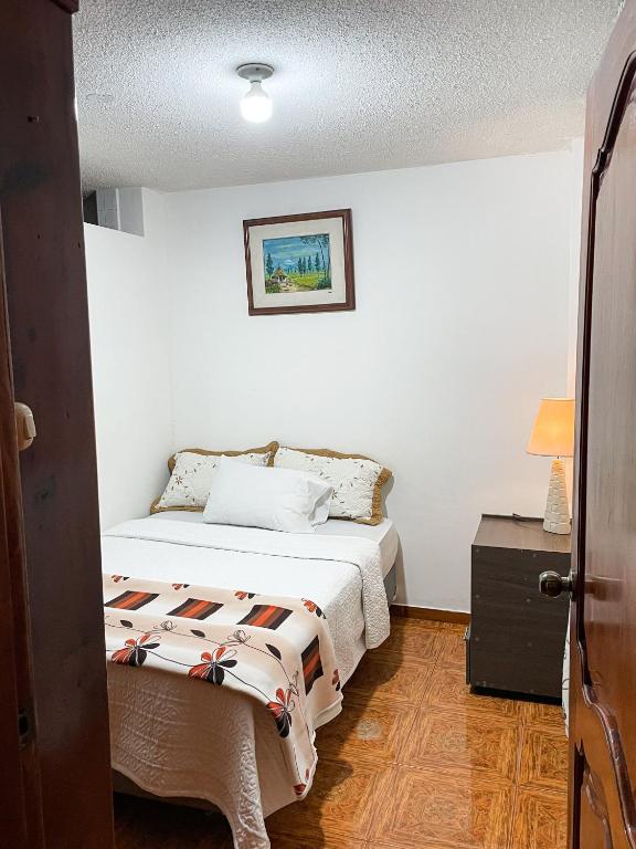 Raíces y Refugio - Habitación privada con baño, Puyo