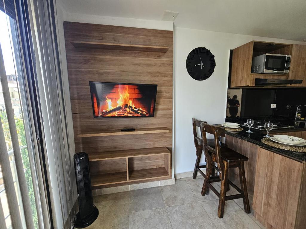 Apto Confortable en Zona Exclusiva de Laureles Medellín 401 Tranquilidad y cerca a todo - 2