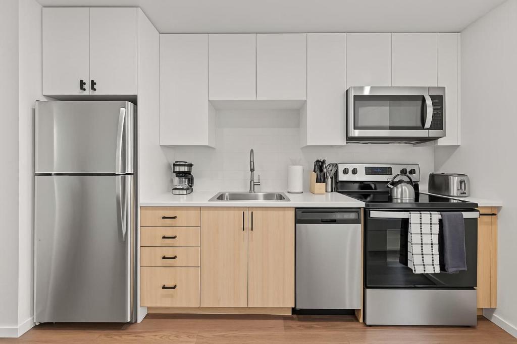 Boulevard Stays Scenic Studio Escape Pool Gym Access & Parking, Phoenix