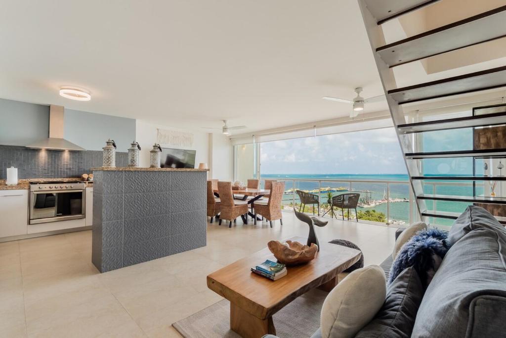 CARACOLA Beachfront PH with pool by Casa Paraiso - 1