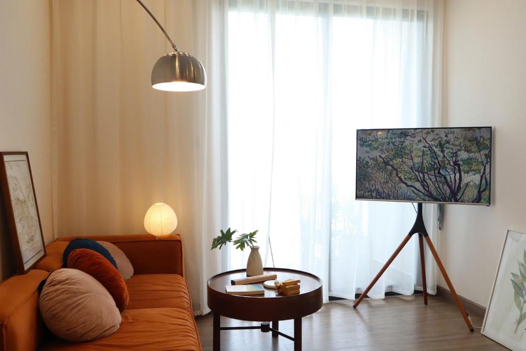 Sunday Home Ecopark - 2BR bathtub apartment with nice view, Kim Quan