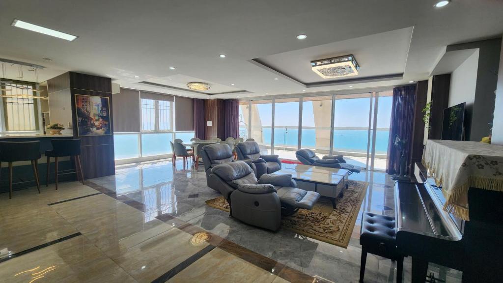 Shared lounge/TV area, Coral Hotel Vung Tau in Vung Tau