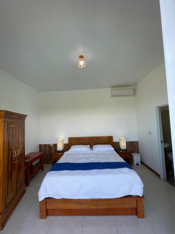 De Sila House and Pool, Tembuku