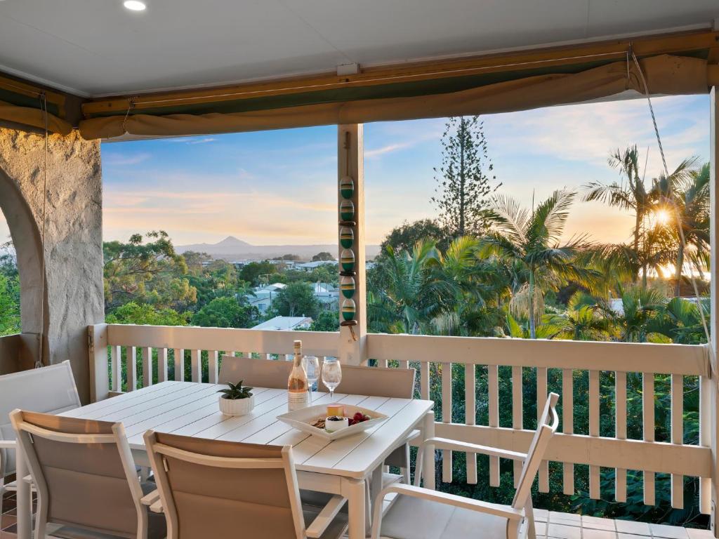 Penthouse Sunsets - Stylish Noosa Heads Escape with Breathtaking Views, Noosa Heads