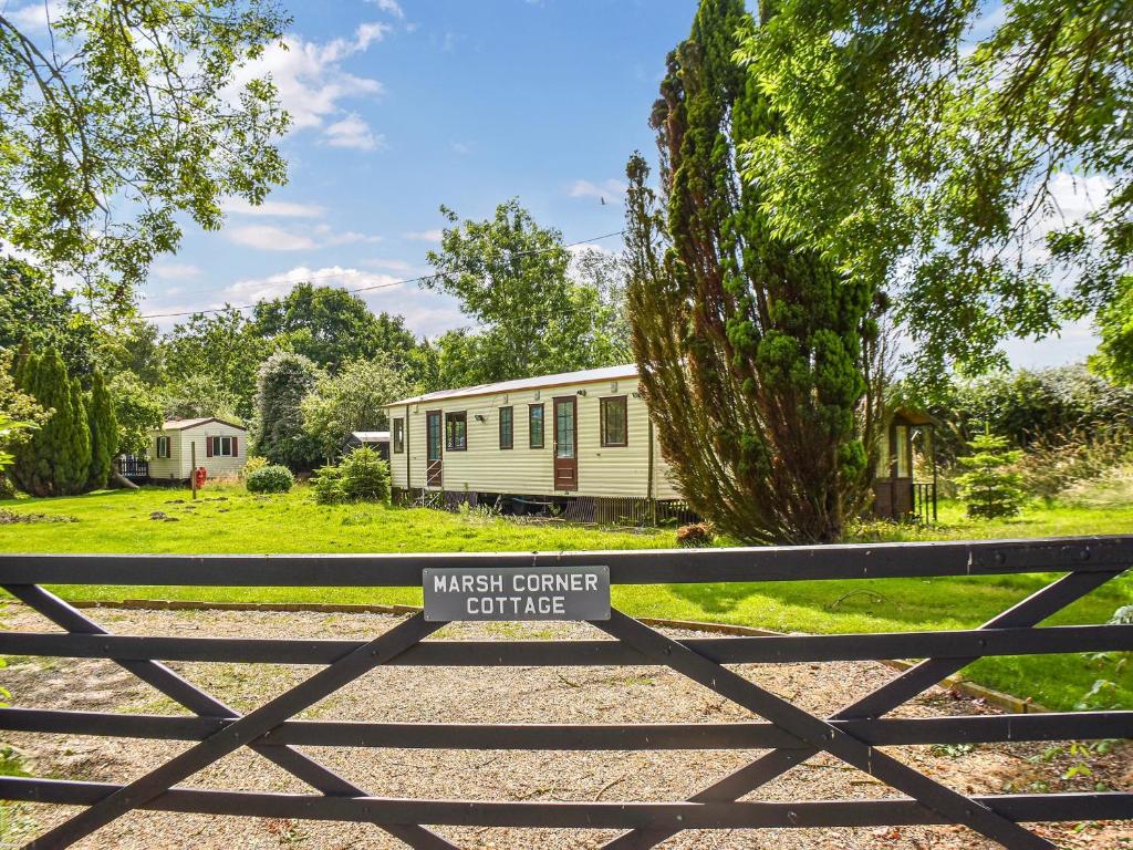 Marsh Corner Van - Uk44668, Neatishead