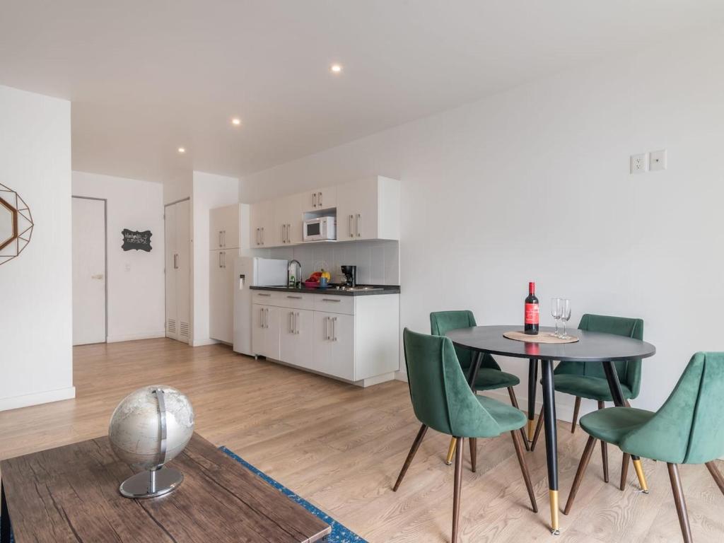 City Gem WiFi, Laundry, Parking, Ideal Location - 3