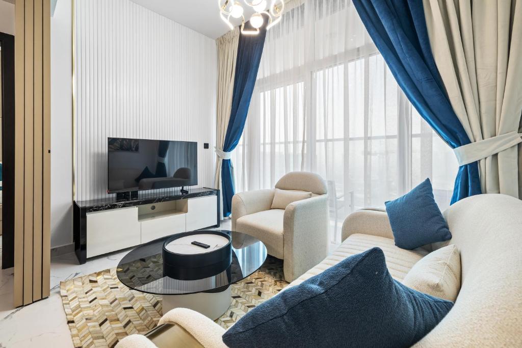 Stylish 1BR with private pool at opalz by Danube, Dubaj
