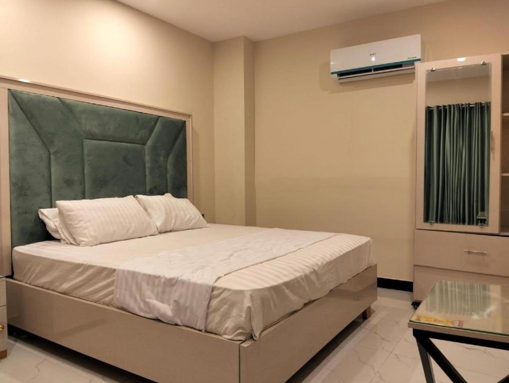 The Grand Elysium, Islámábád