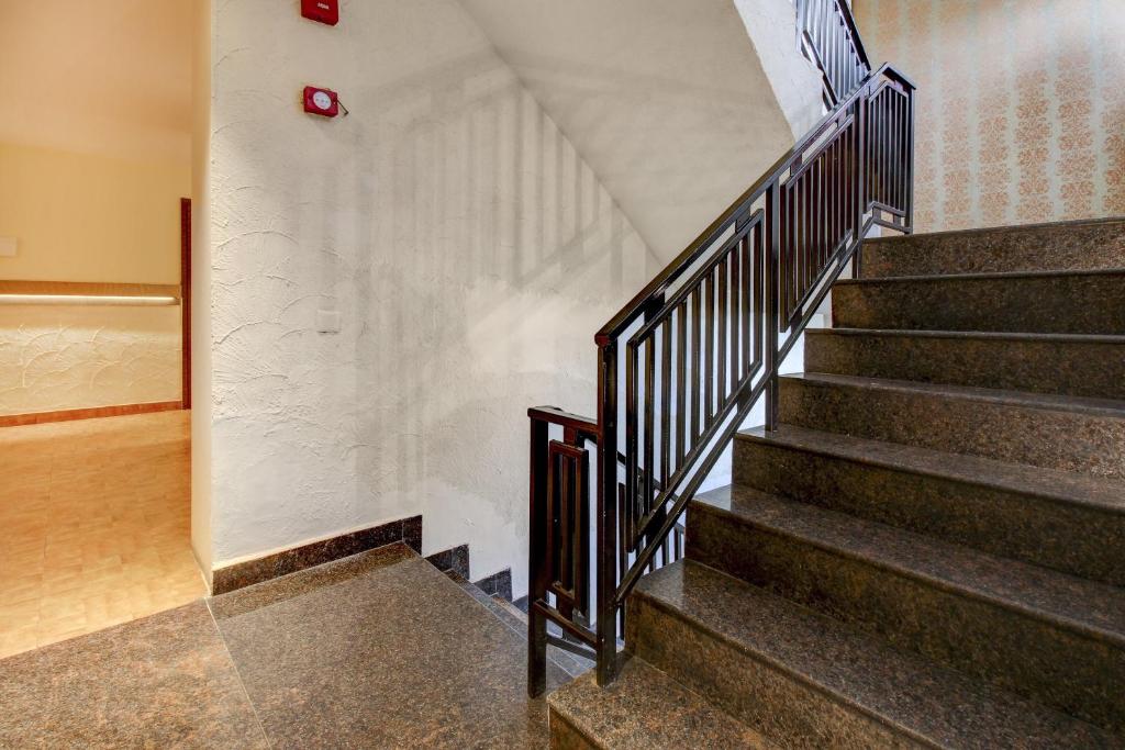 フロント・ロビー