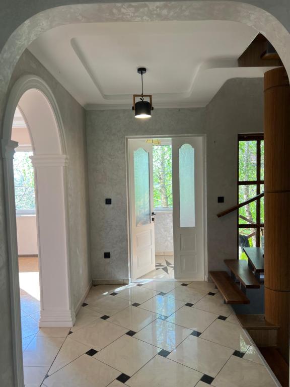 Acorn Home, Černovice