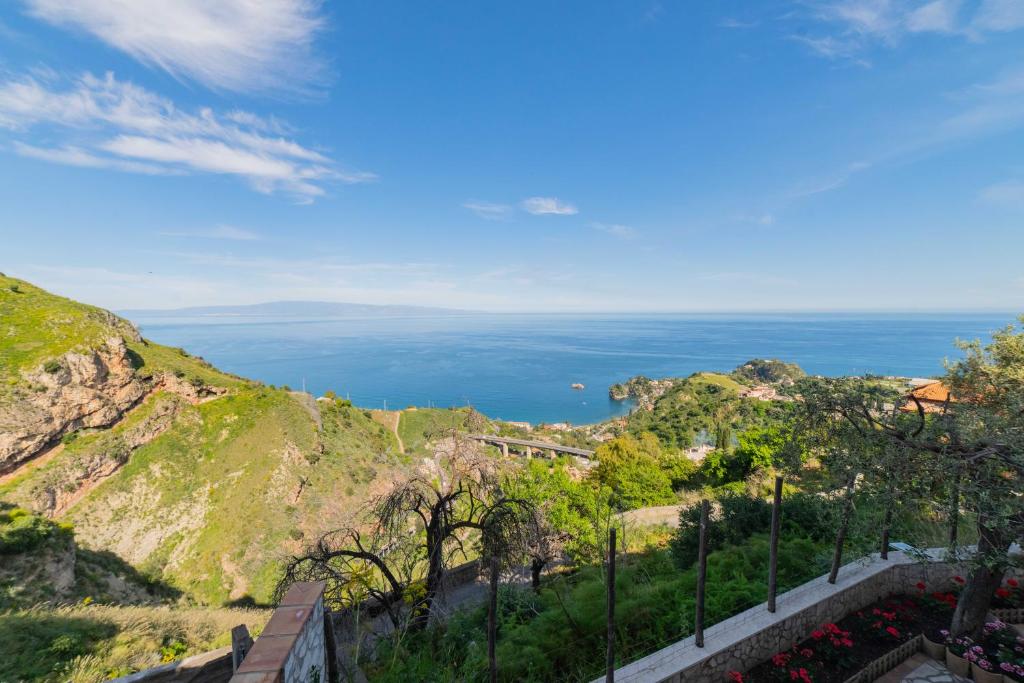Taormina Sea View Apartment - 5