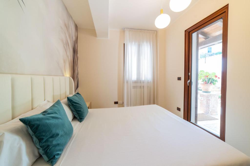 Taormina Sea View Apartment - 4