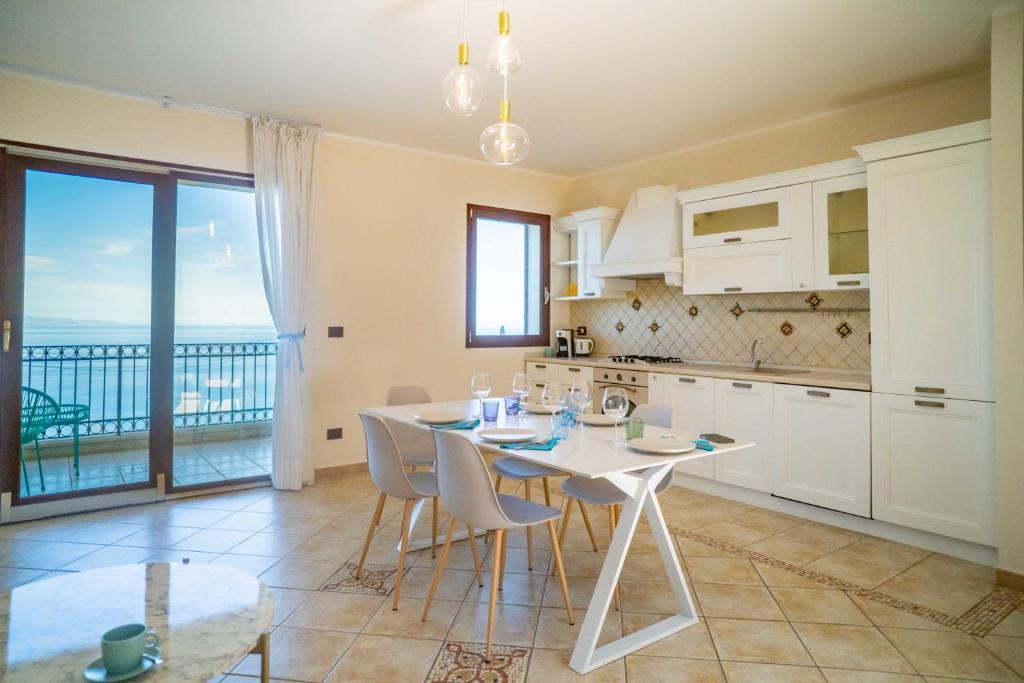 Taormina Sea View Apartment - 3