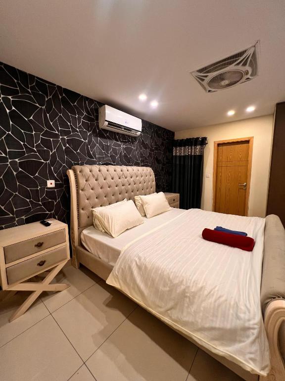 The Luxe Stop, Islámábád